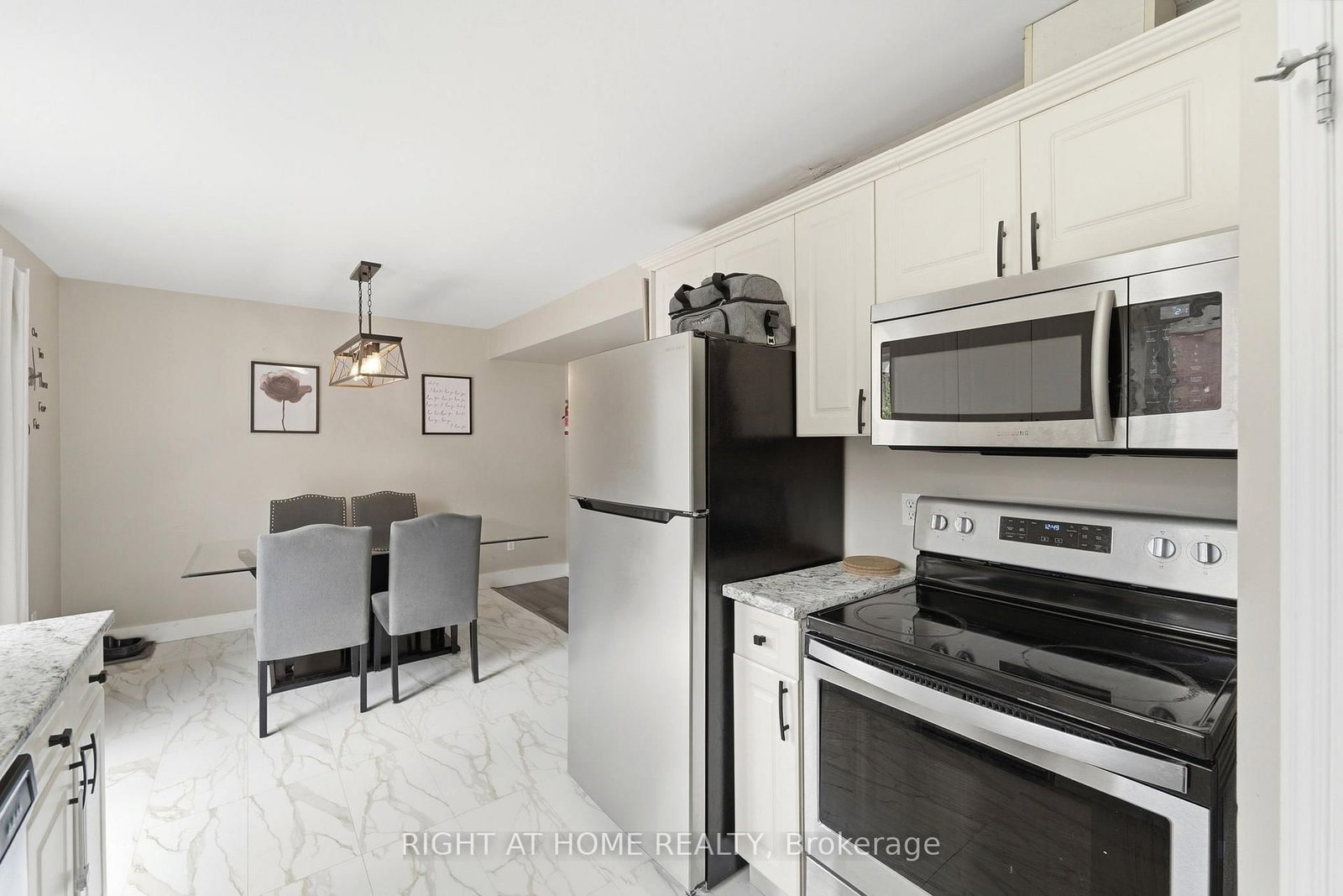 65 Wellington South • Cambridge, ON photo 12