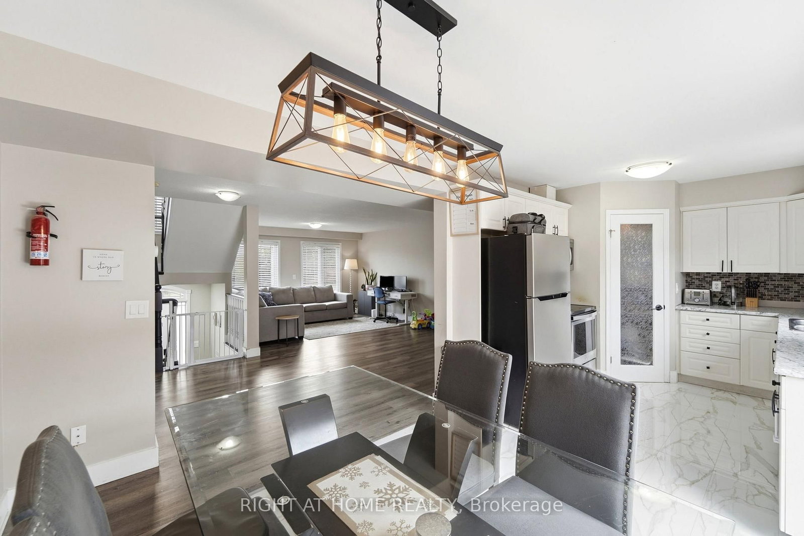 65 Wellington South • Cambridge, ON photo 13