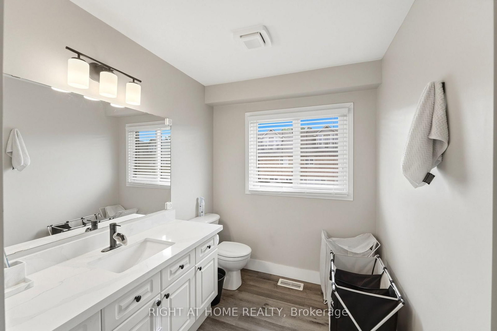 65 Wellington South • Cambridge, ON photo 19