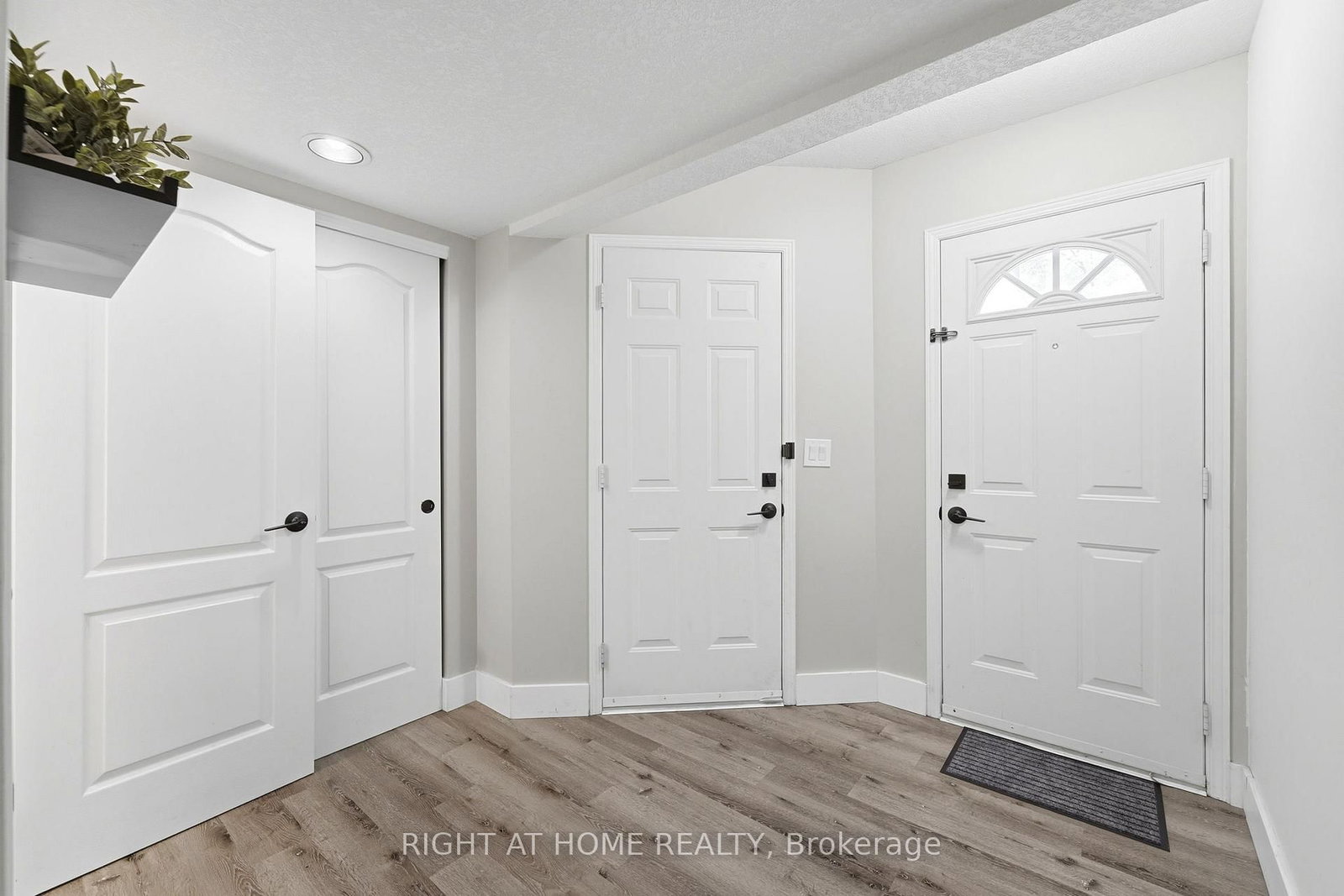 65 Wellington South • Cambridge, ON photo 29