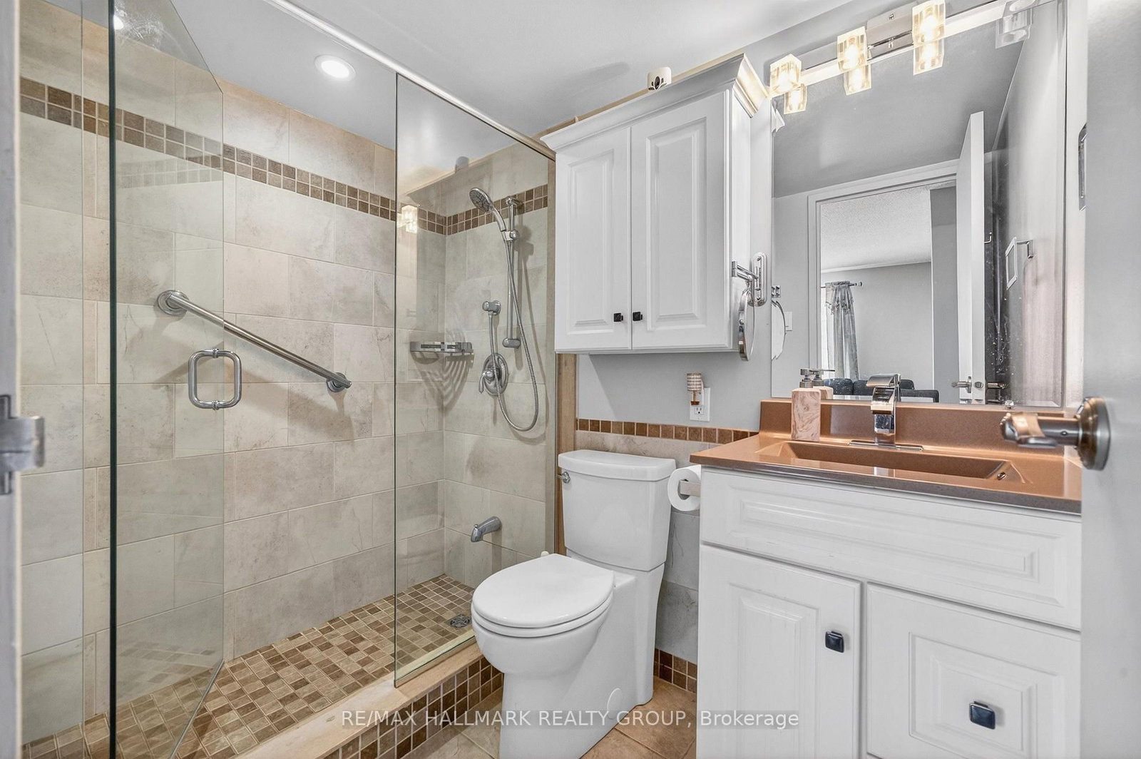 158 A McArthur Avenue • #404 • Ottawa, ON photo 16