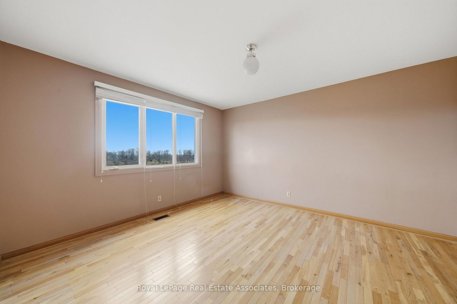 1137 Ridge Road • Hamilton, ON photo 27