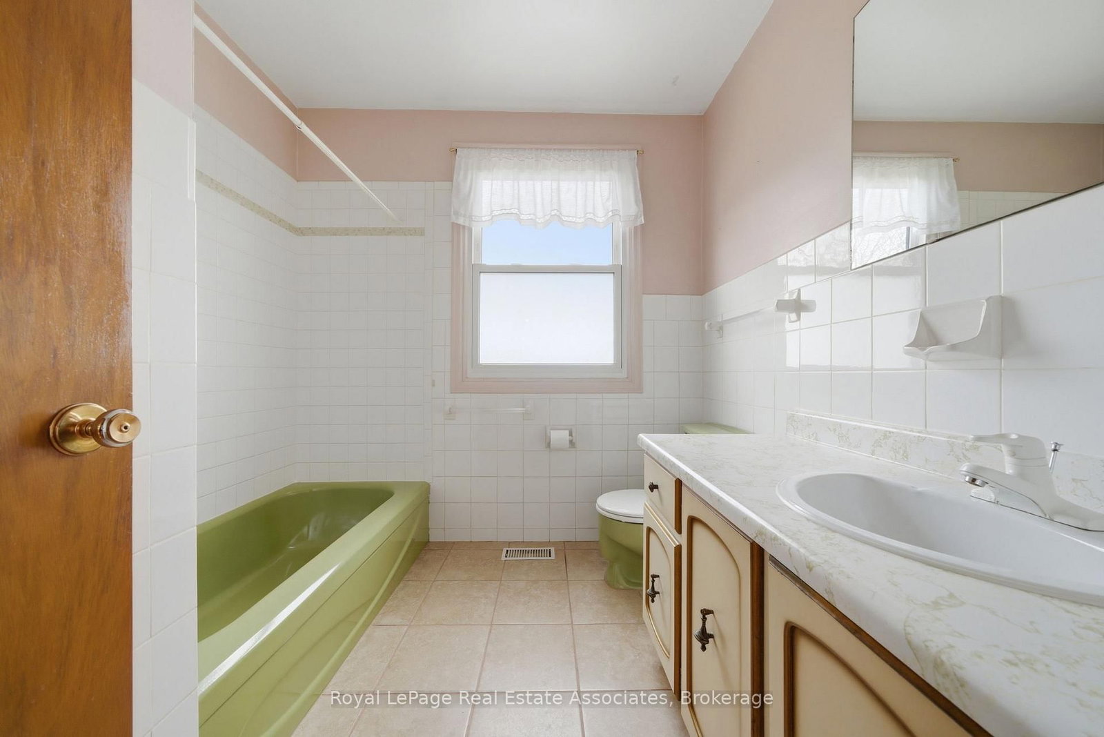 1137 Ridge Road • Hamilton, ON photo 29