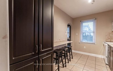 501 UPPER WELLINGTON Street — more photos