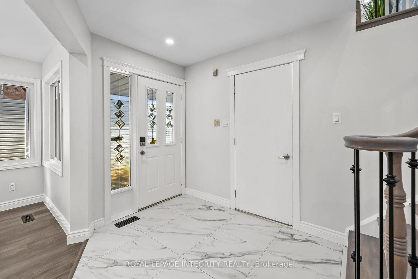 83 Saddle Crescent • Ottawa, ON photo 2