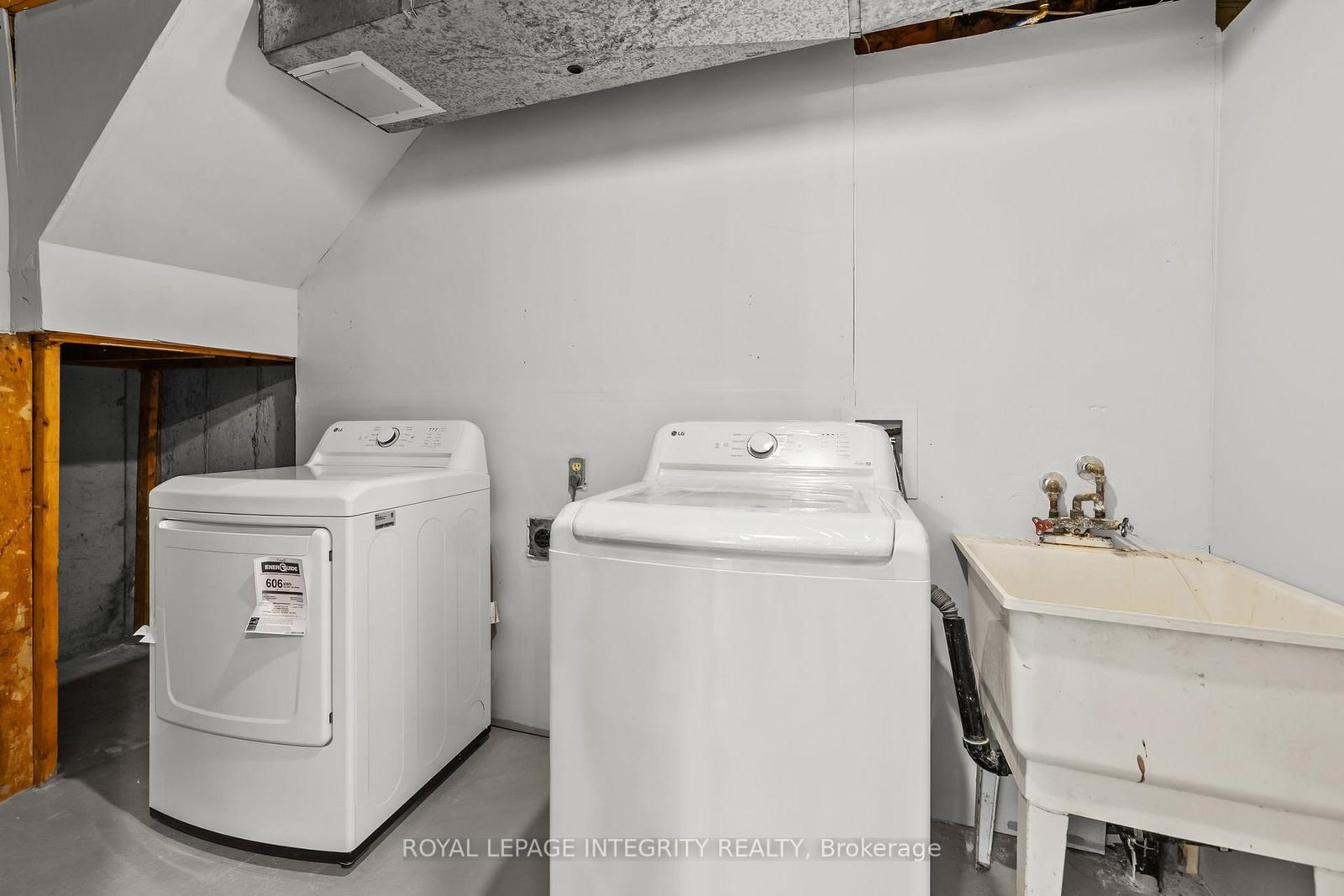 83 Saddle Crescent • Ottawa, ON photo 33