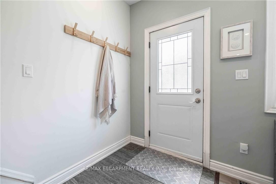 195 Wood Street E • Hamilton, ON photo 2