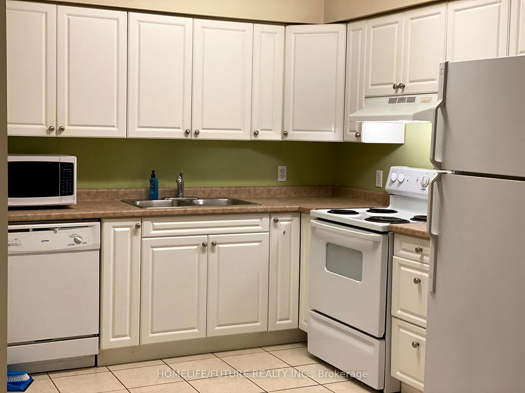 402 - 271 Lester Street 2