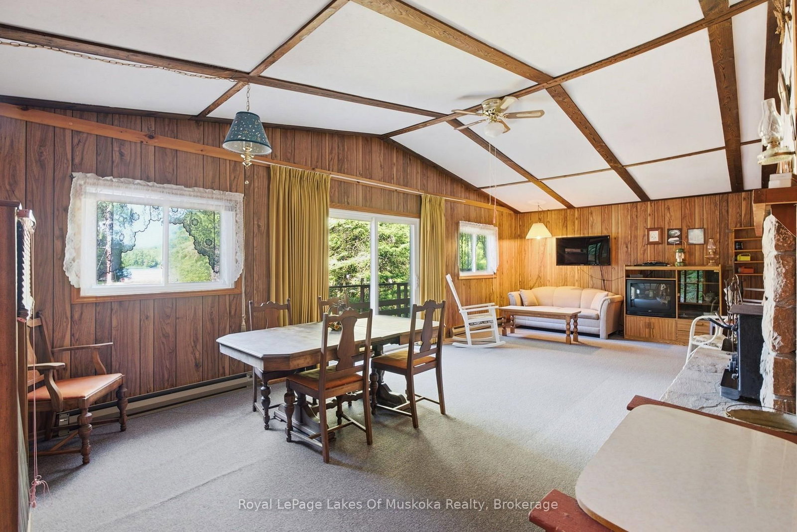 1423 Deer Lake Narrows Road • Algonquin Highlands, ON photo 16