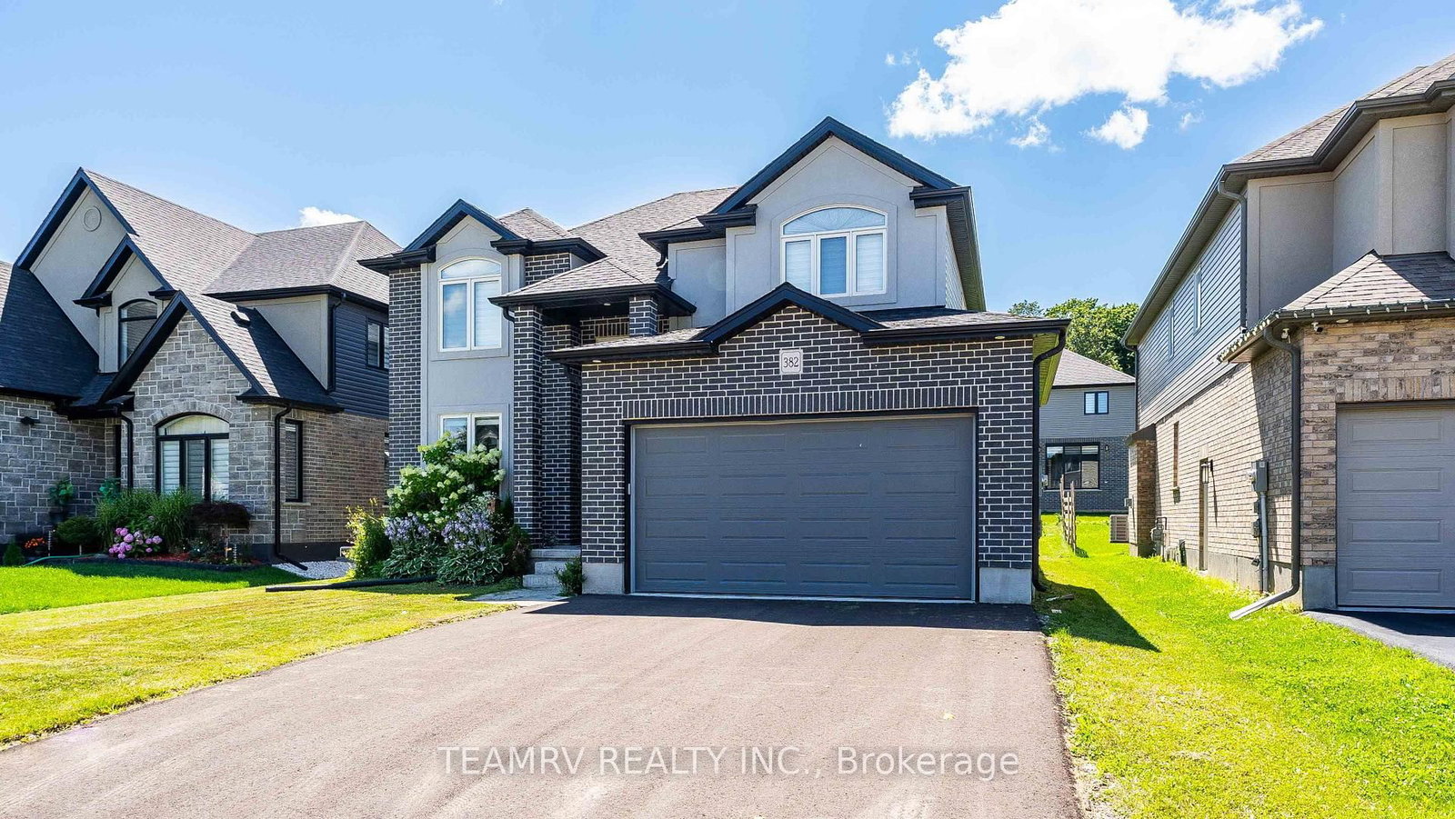 382 Masters Drive, Woodstock — photo 2