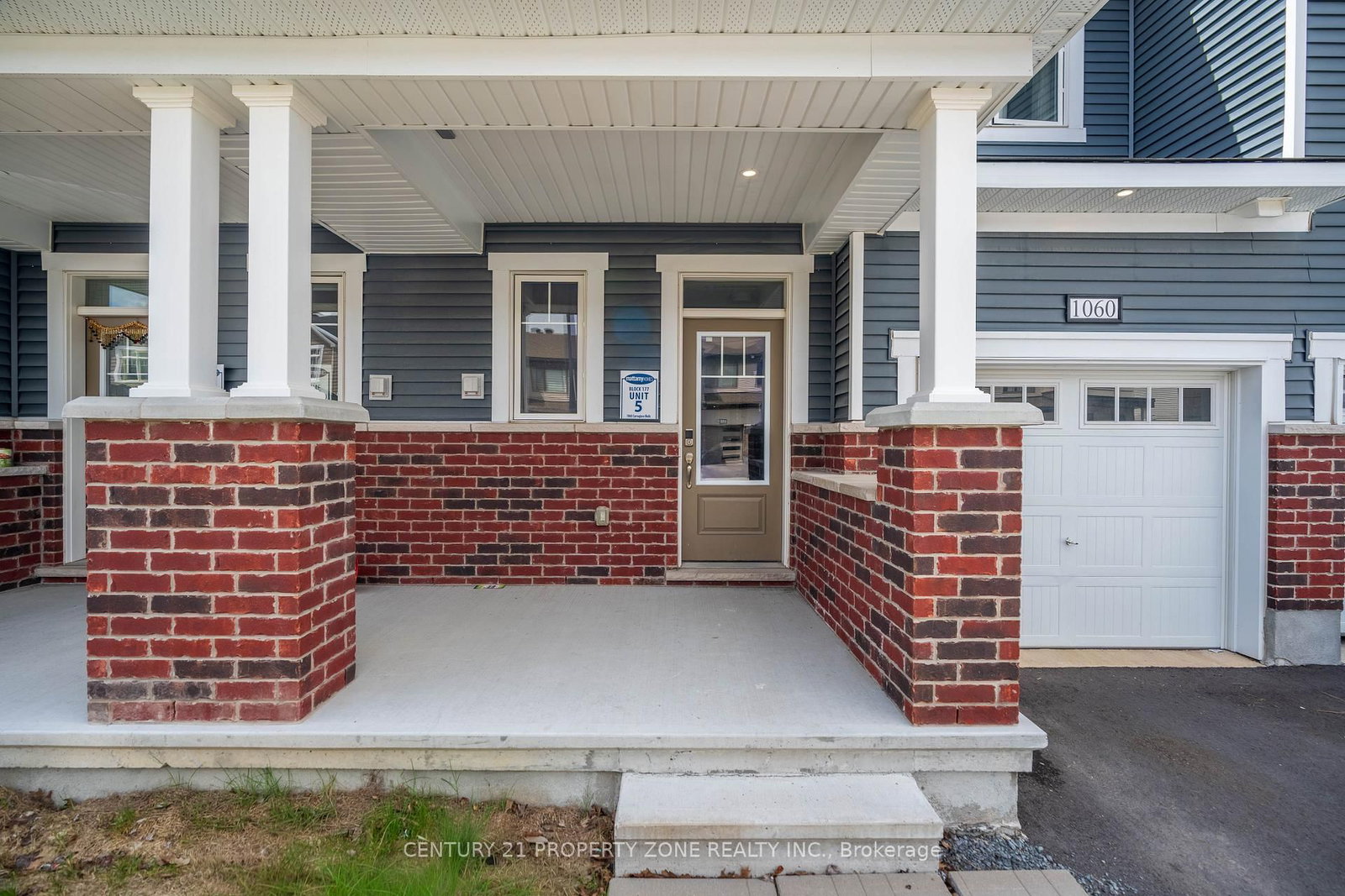 1060 Curraglass Walk • Stittsville, ON photo 2