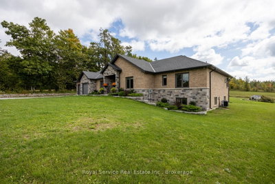 381 Sharpe Line • Cavan Monaghan, ON photo 5