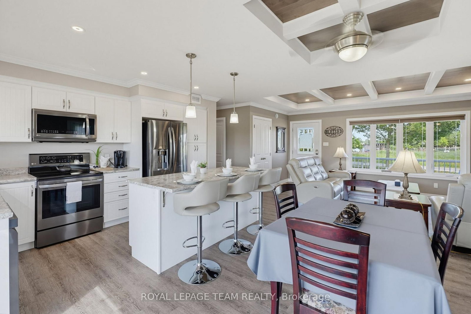 547 MALLOY Road • Westmeath, ON photo 12