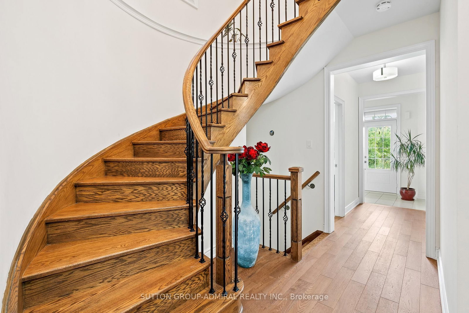 943 Line 9 Road • Niagara-on-the-Lake, ON photo 5