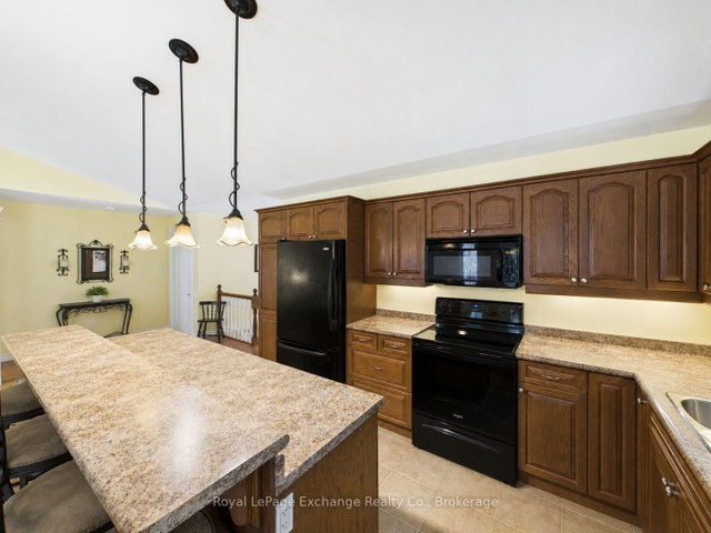 651 Pipers Court