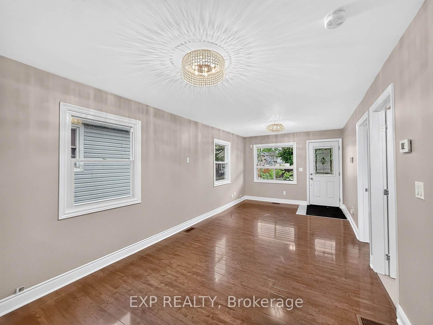 57 S Weir Street • Hamilton, ON photo 10