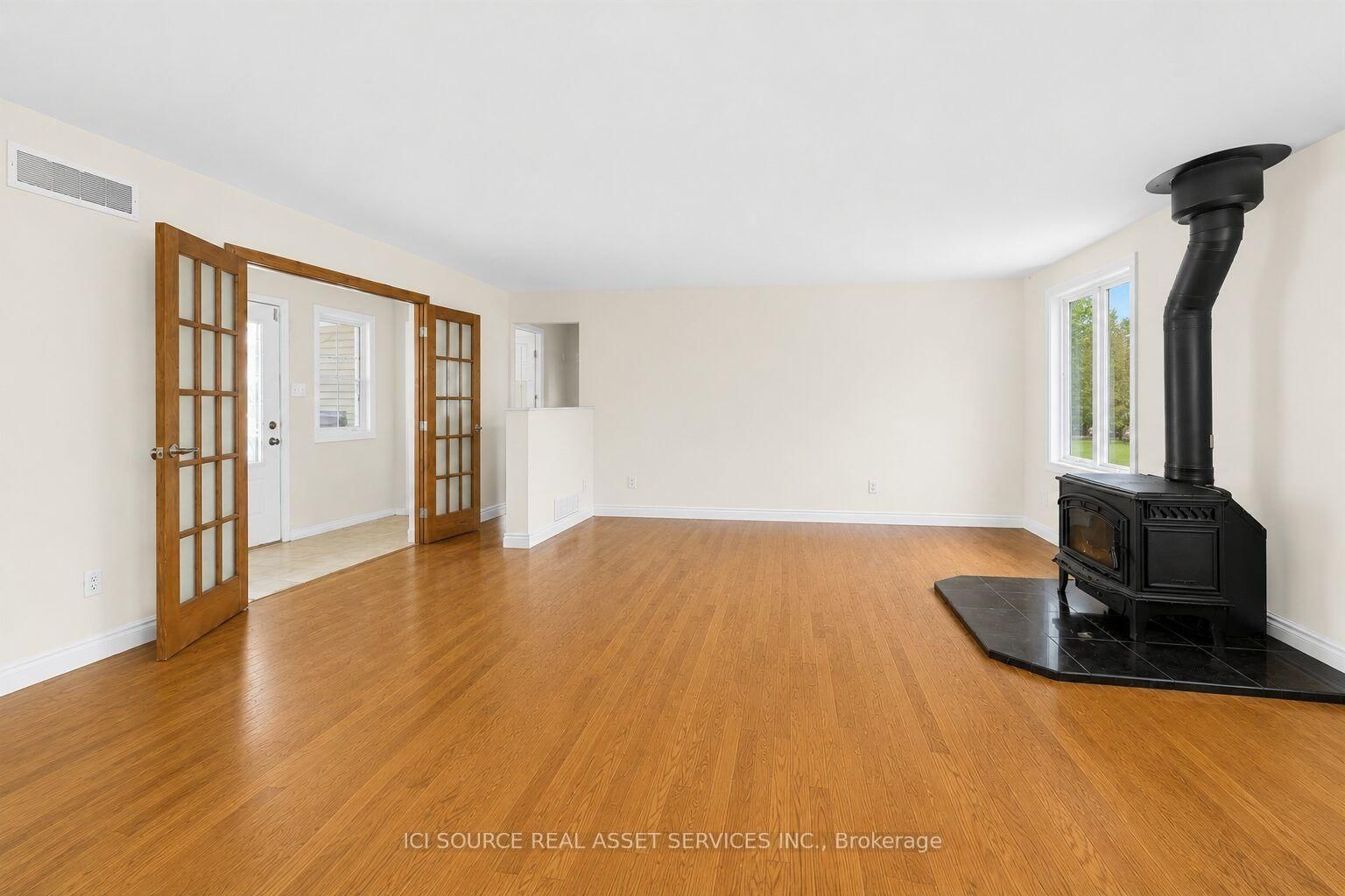 723 Route 200 • Russell, ON photo 5