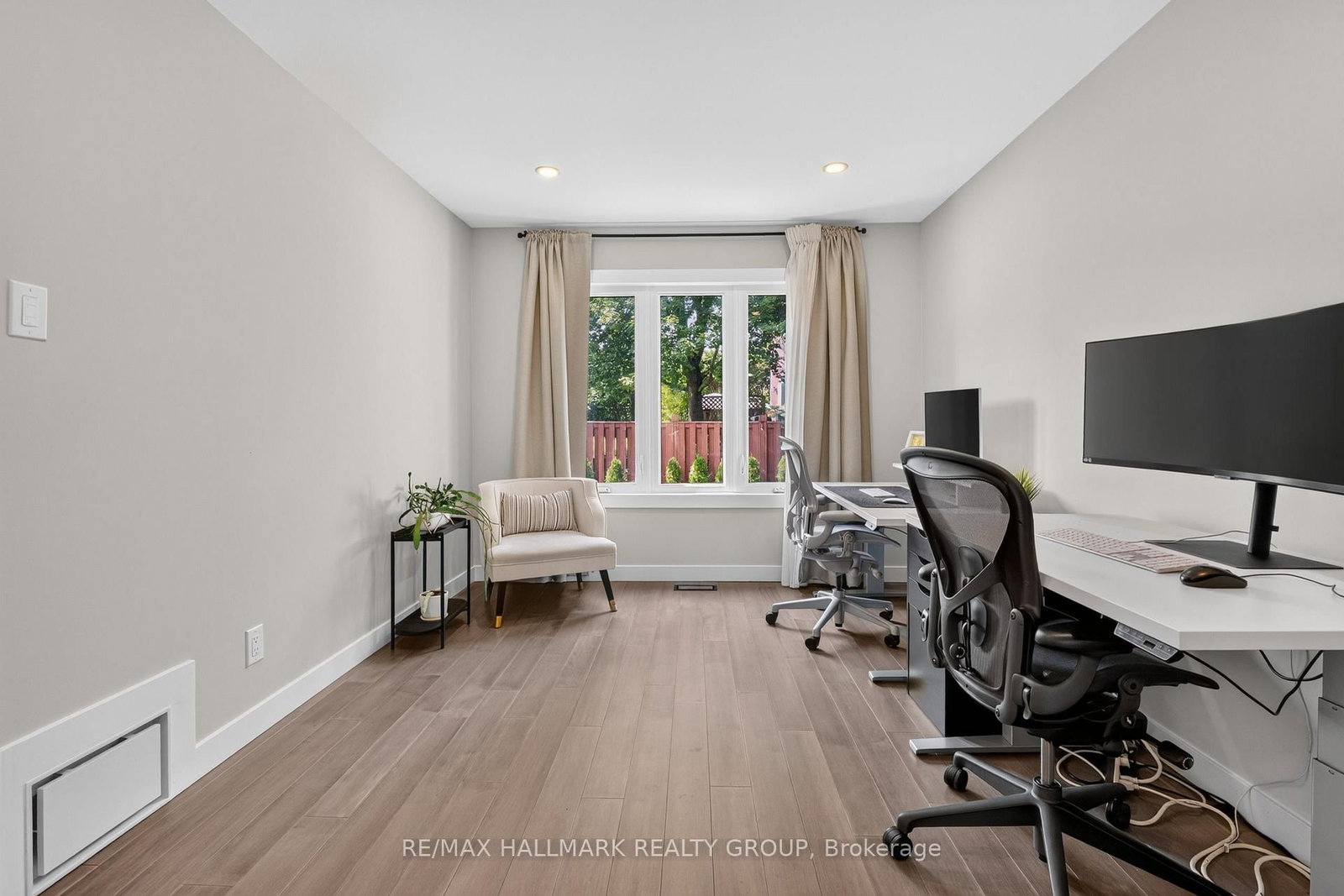 4 Claret Court • Ottawa, ON photo 11