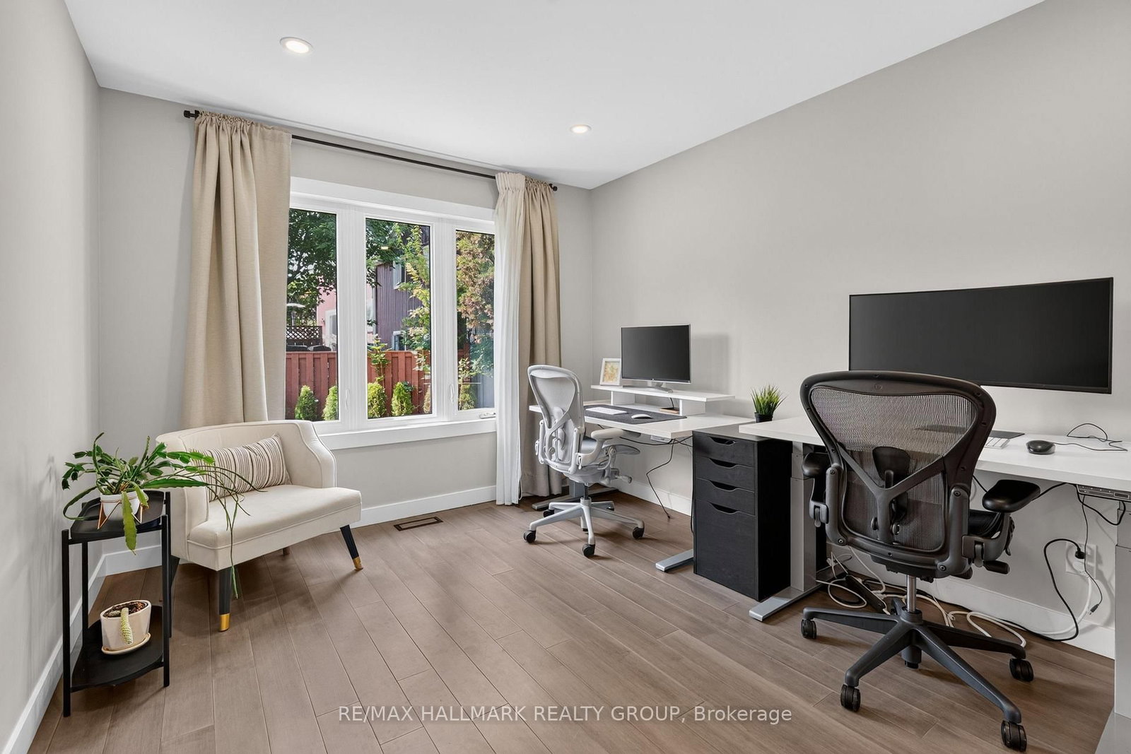 4 Claret Court • Ottawa, ON photo 12