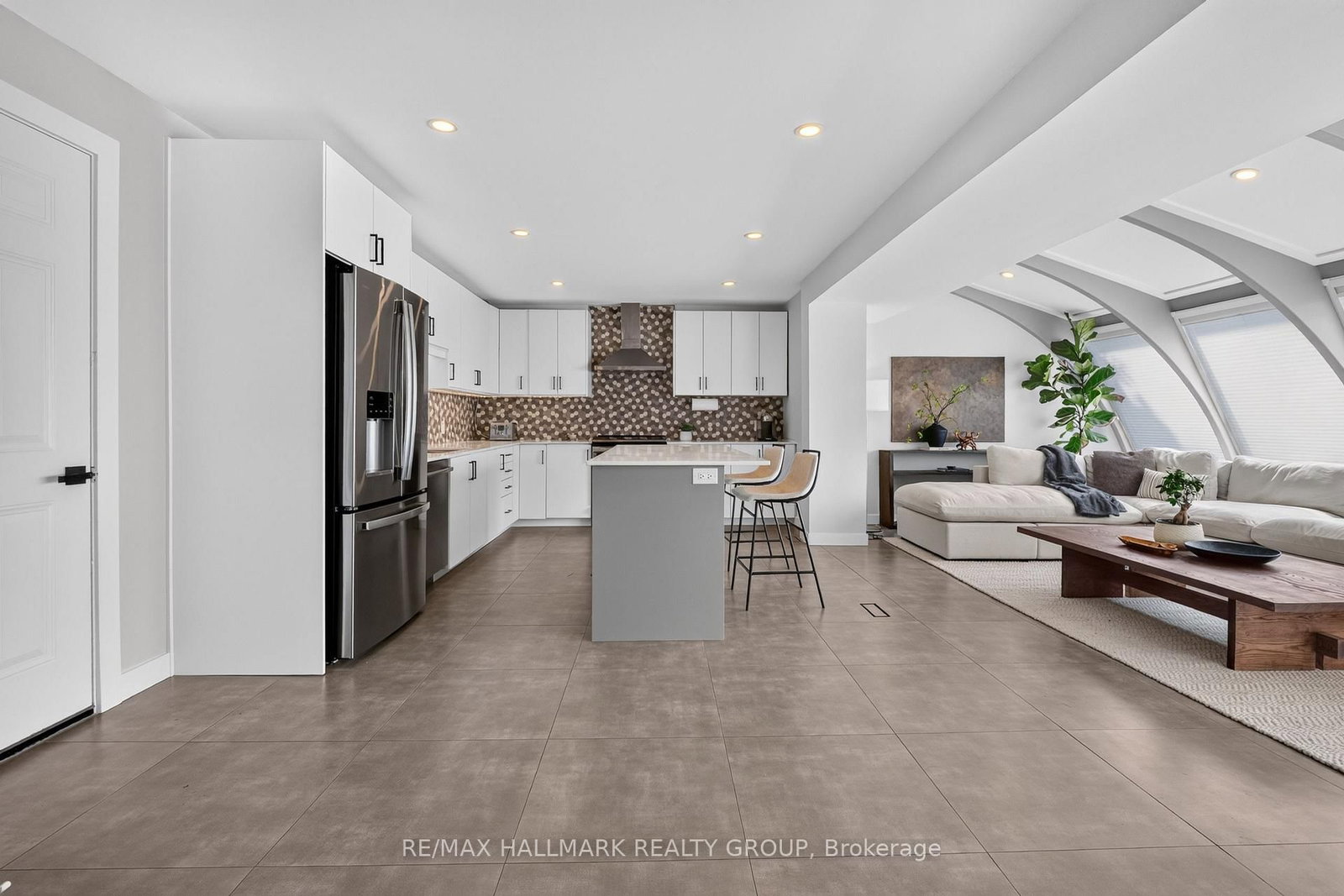 4 Claret Court • Ottawa, ON photo 17