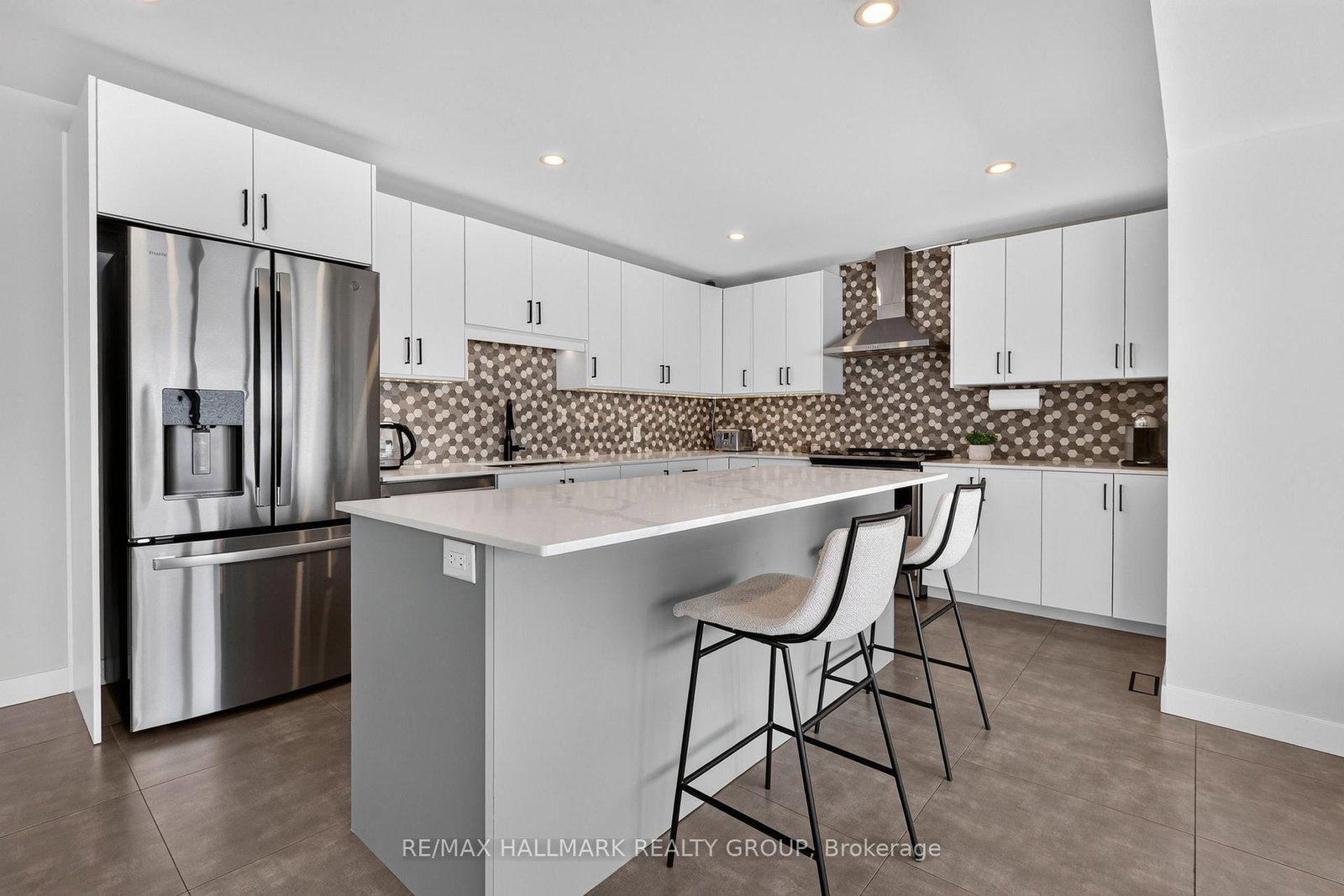 4 Claret Court • Ottawa, ON photo 18