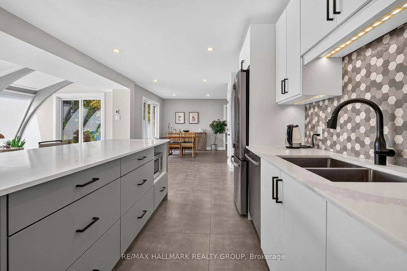 4 Claret Court • Ottawa, ON photo 22