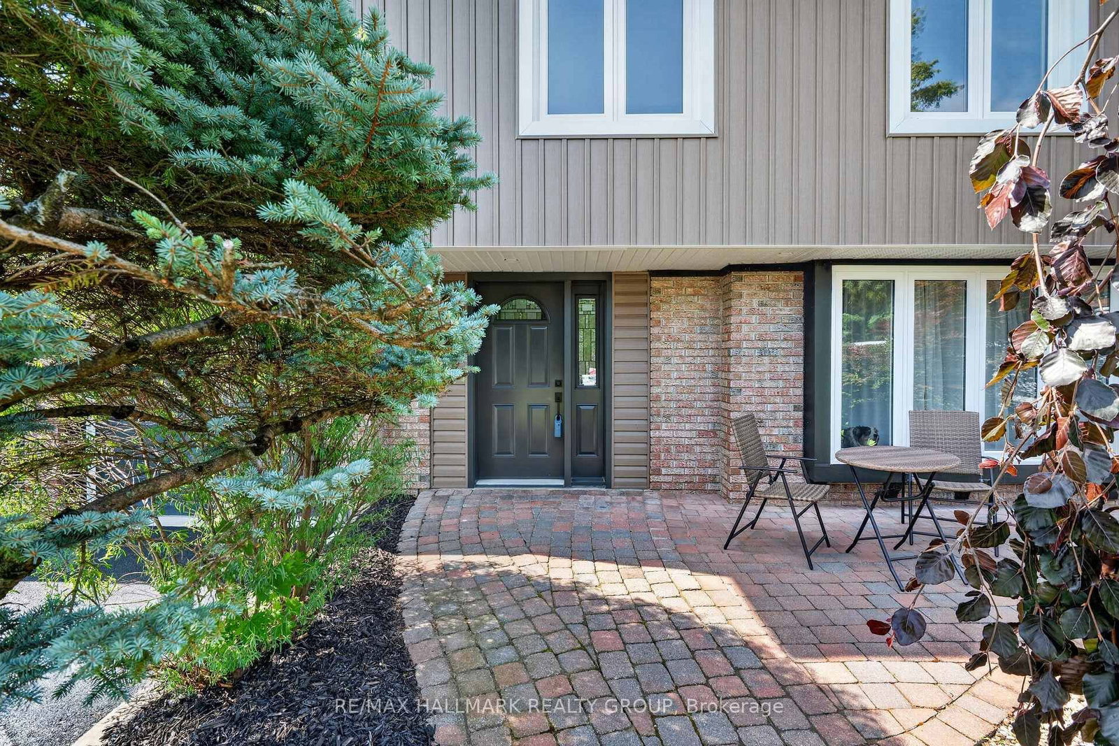 4 Claret Court • Ottawa, ON photo 3