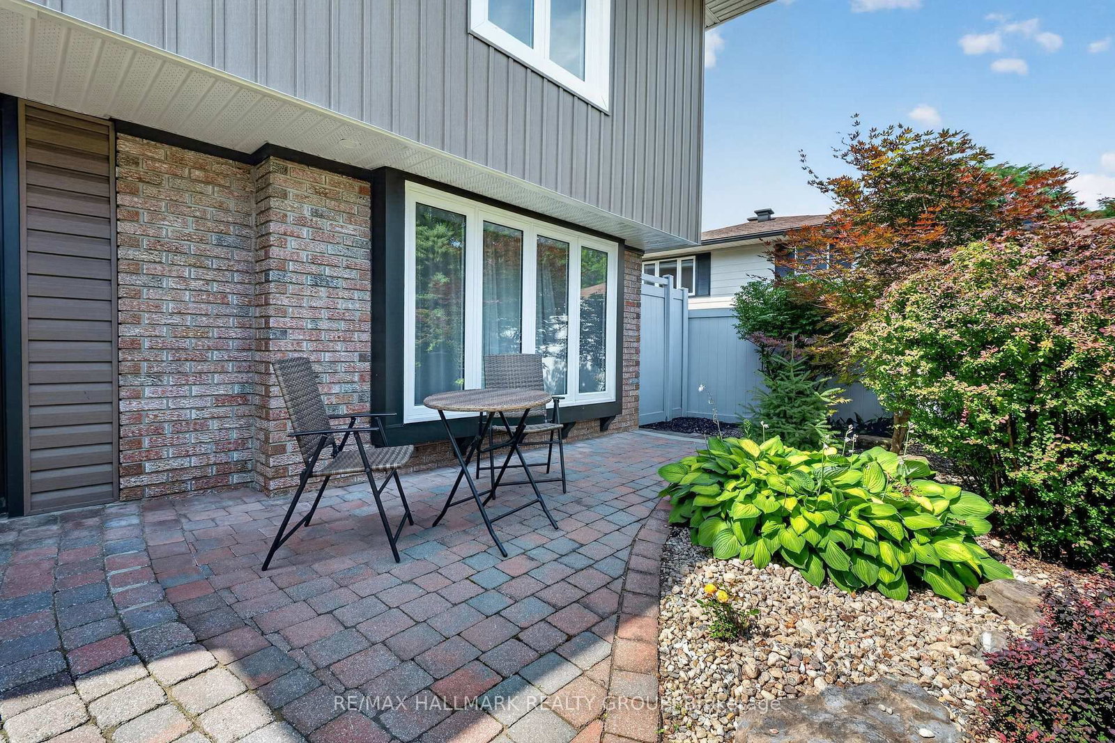 4 Claret Court • Ottawa, ON photo 4