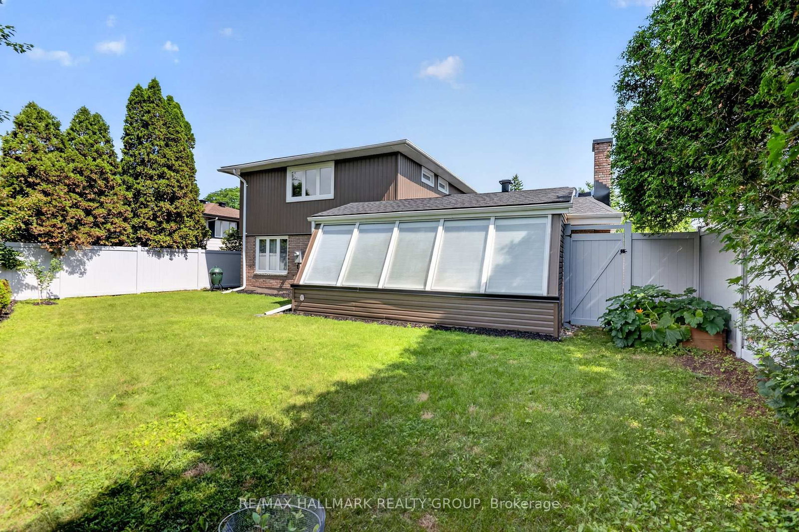 4 Claret Court • Ottawa, ON photo 45