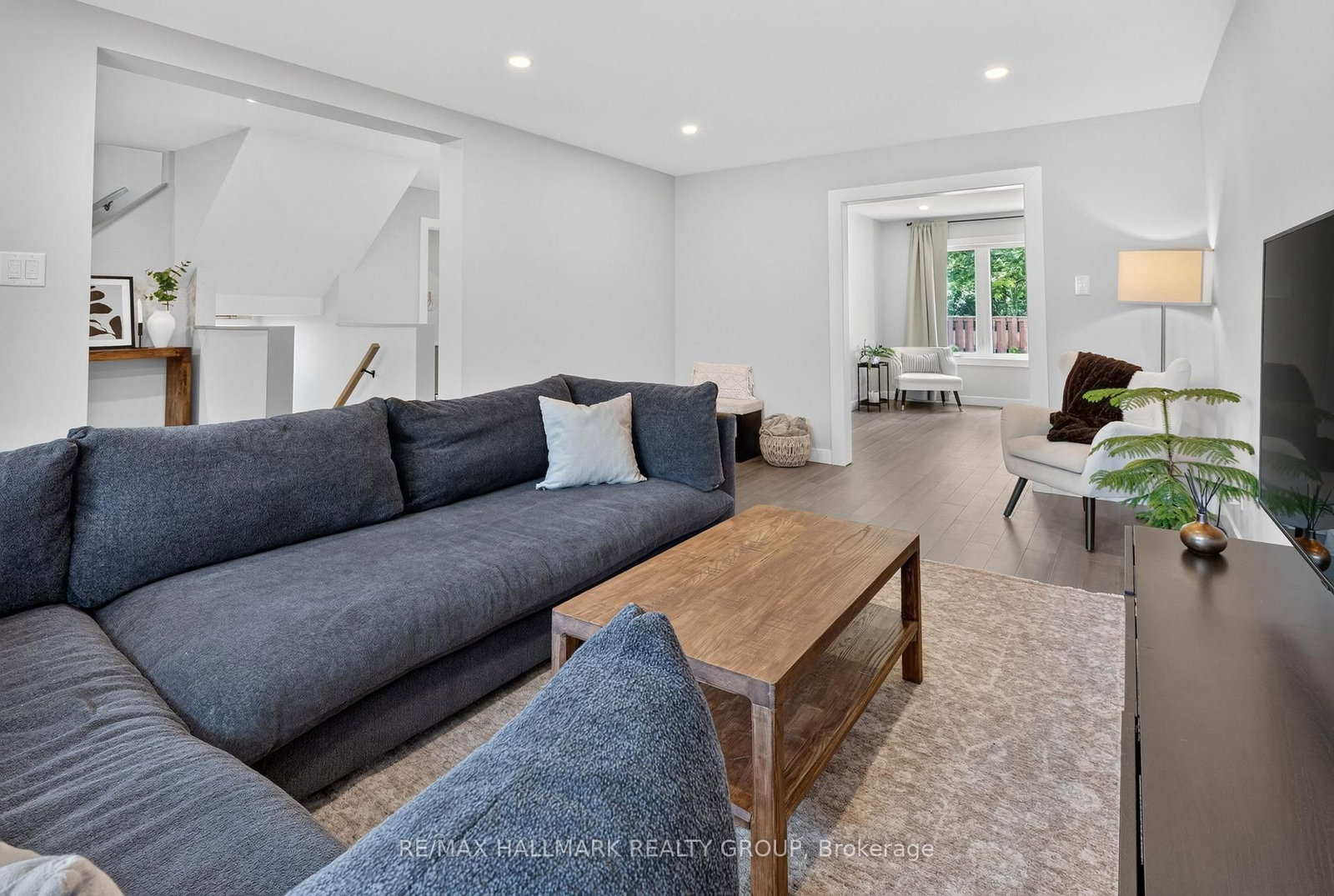 4 Claret Court • Ottawa, ON photo 9