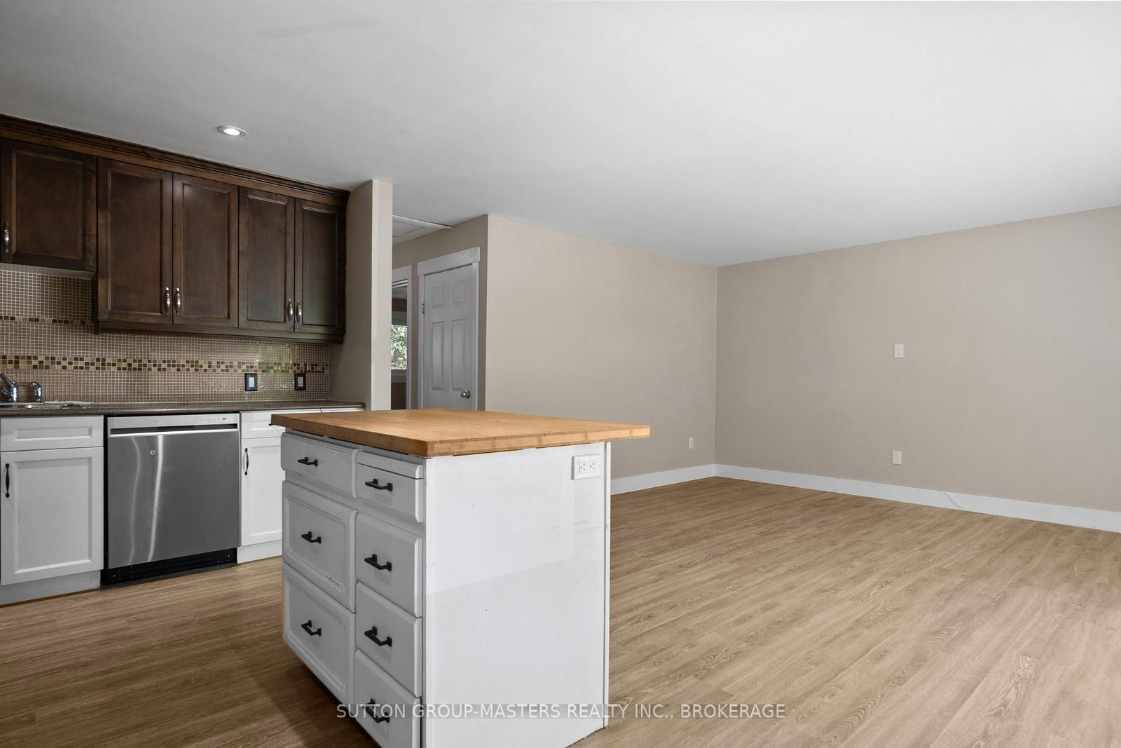 46 Morden Crescent • Loyalist, ON photo 5