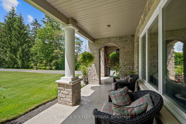 5833A Rideau Valley Drive N
