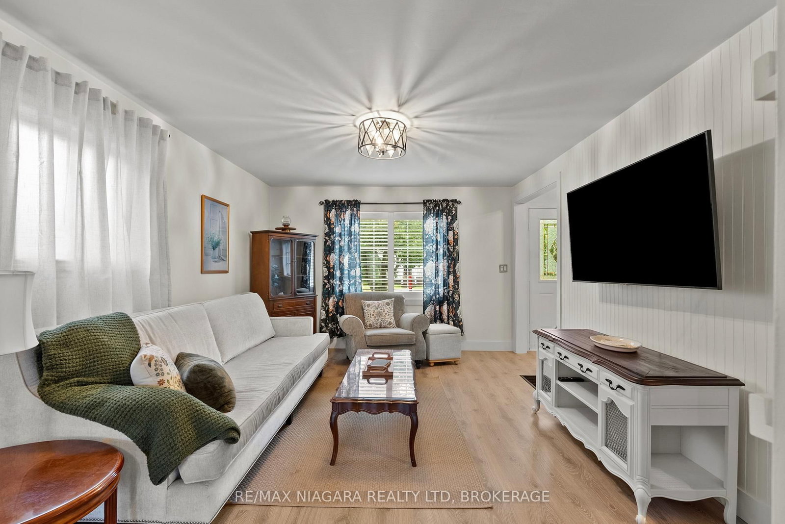 3 Osborne Street • Fort Erie, ON photo 9