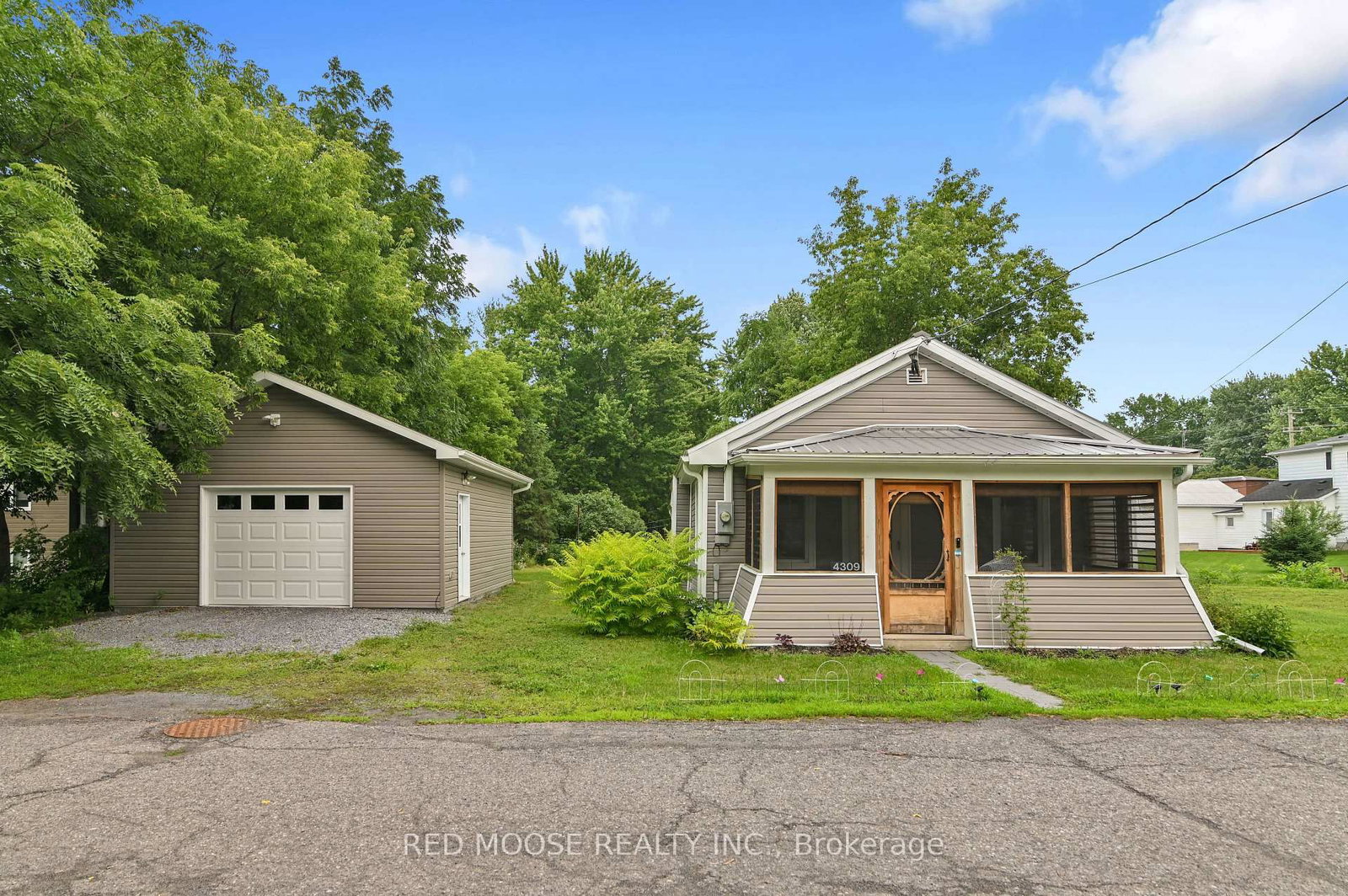 4309 Locke Lane • South Dundas, ON photo 2