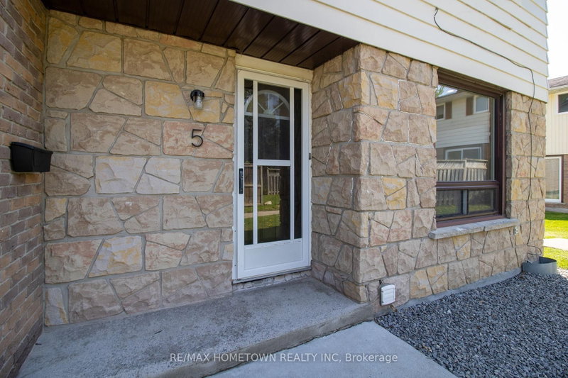 5 - 1293 Vista Drive