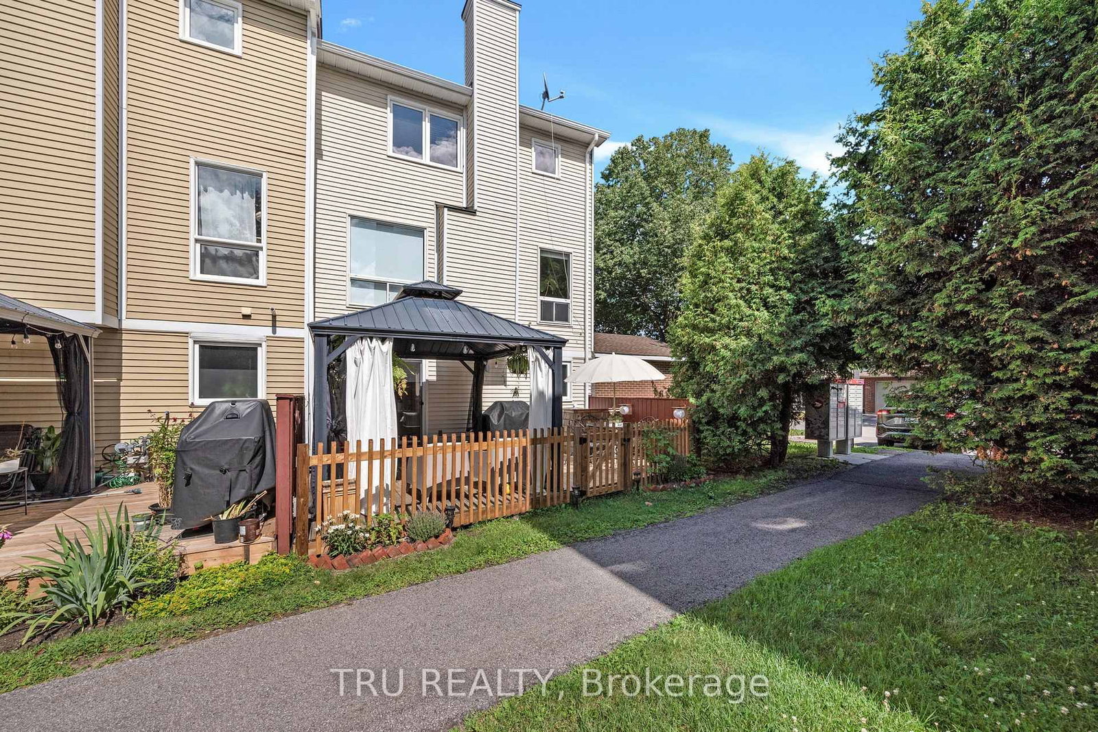 270 Dalehurst Drive • #G • Ottawa, ON photo 48