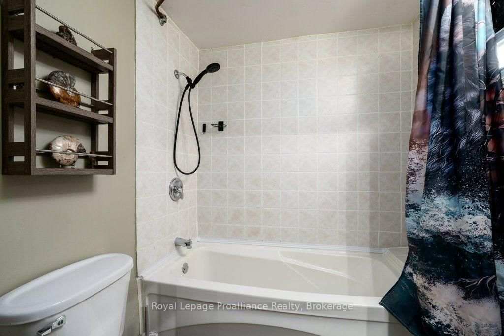 29 Pelham Street • Quinte West, ON photo 10