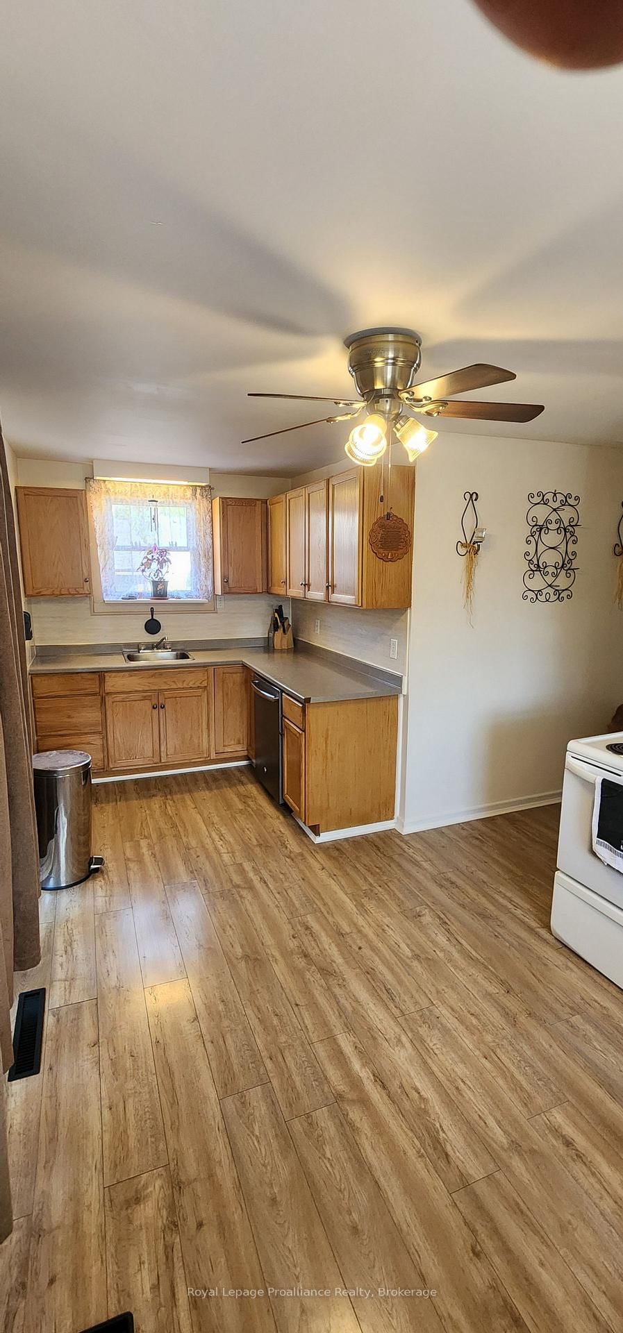 29 Pelham Street • Quinte West, ON photo 11