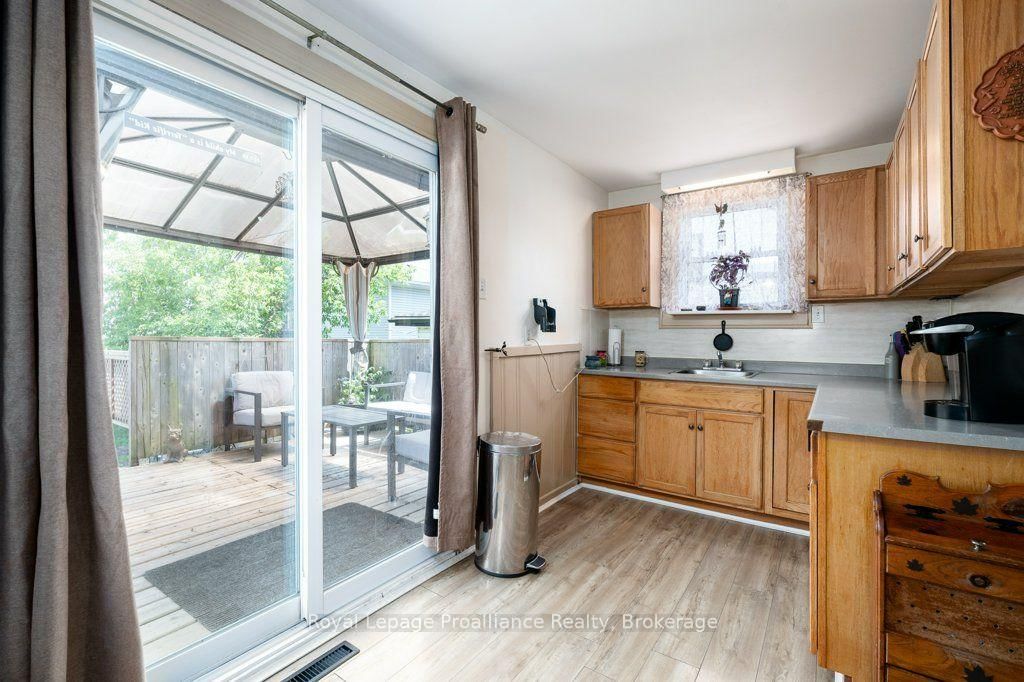29 Pelham Street • Quinte West, ON photo 12