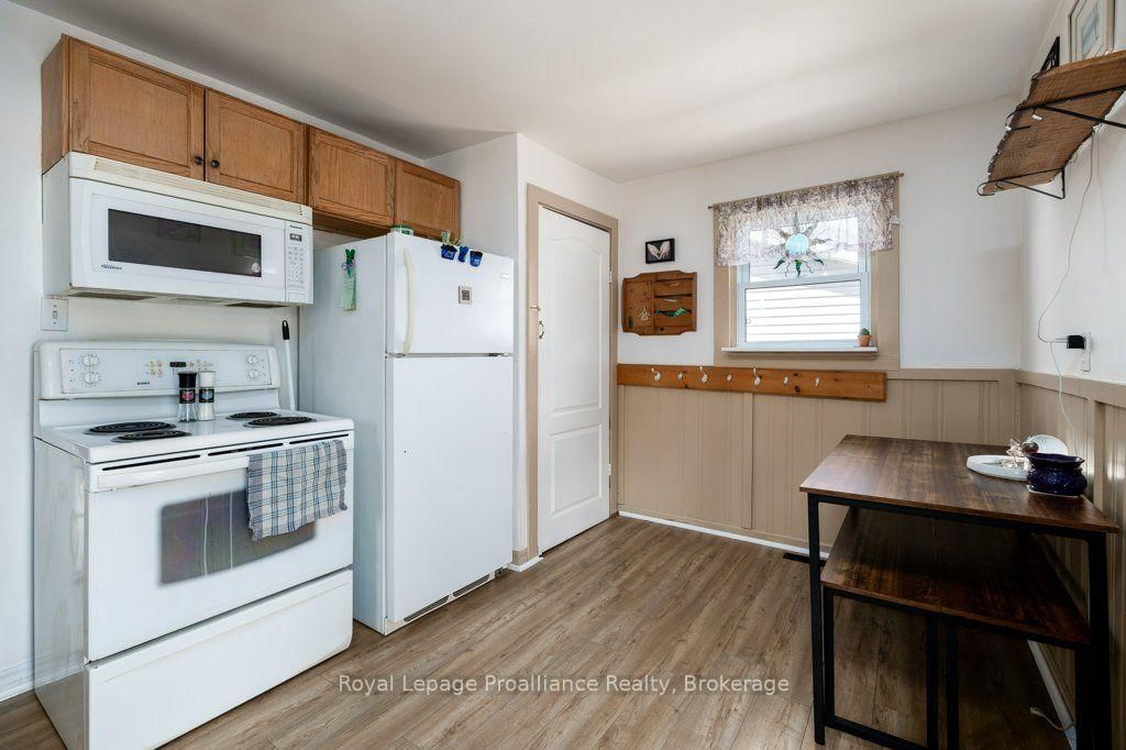 29 Pelham Street • Quinte West, ON photo 14