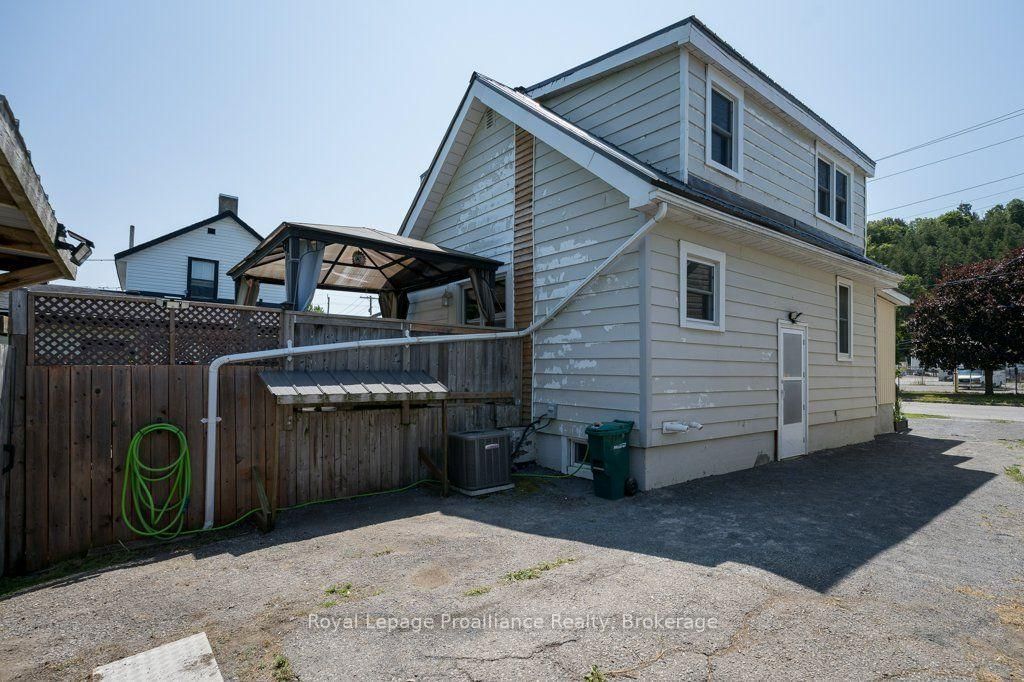 29 Pelham Street • Quinte West, ON photo 25
