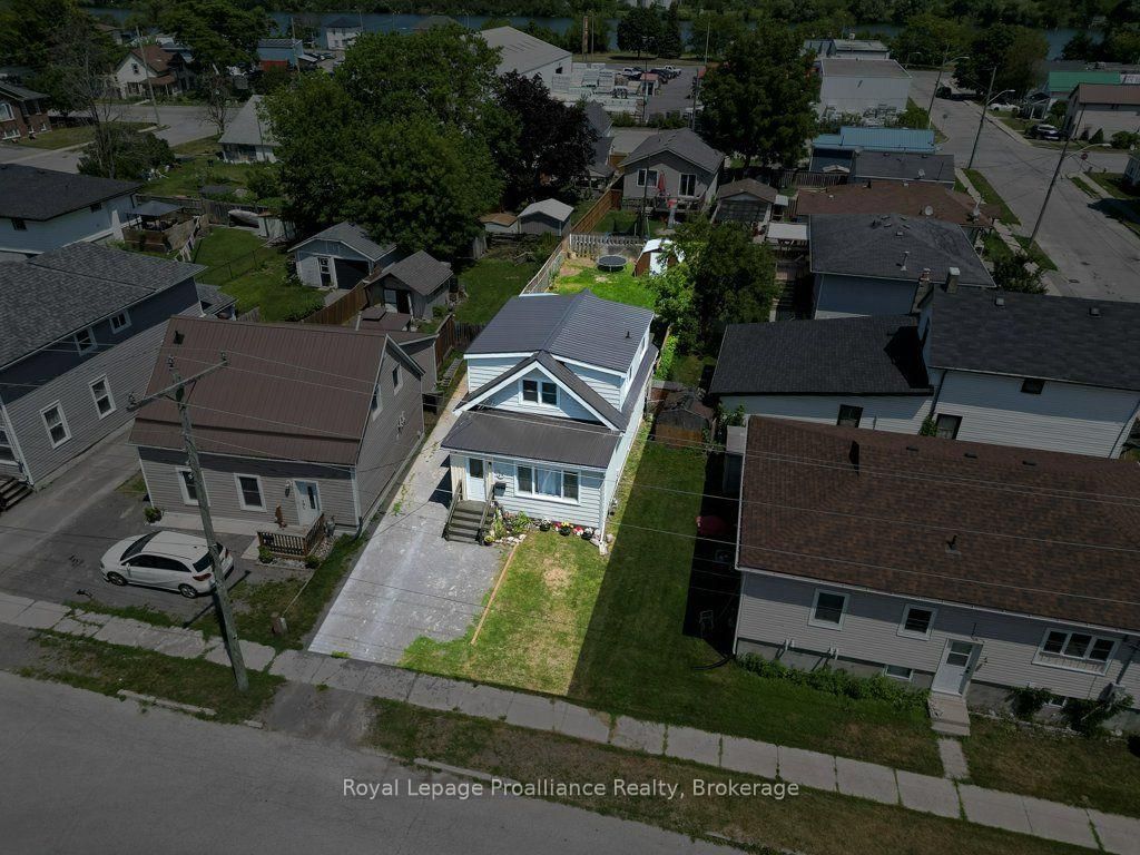 29 Pelham Street • Quinte West, ON photo 40
