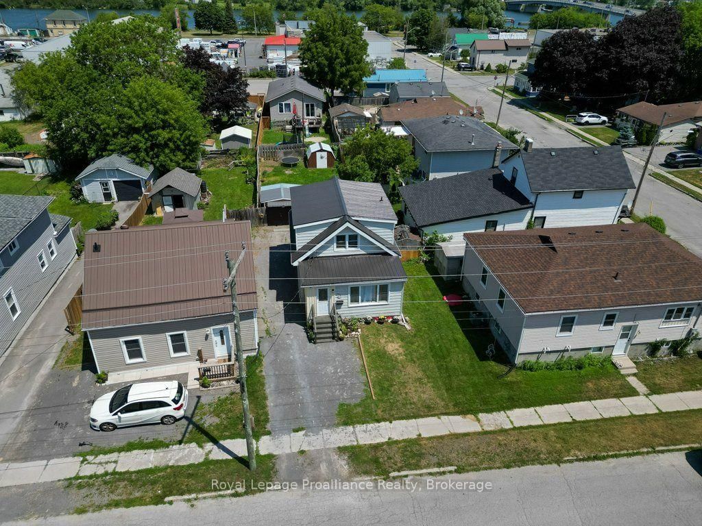 29 Pelham Street • Quinte West, ON photo 41