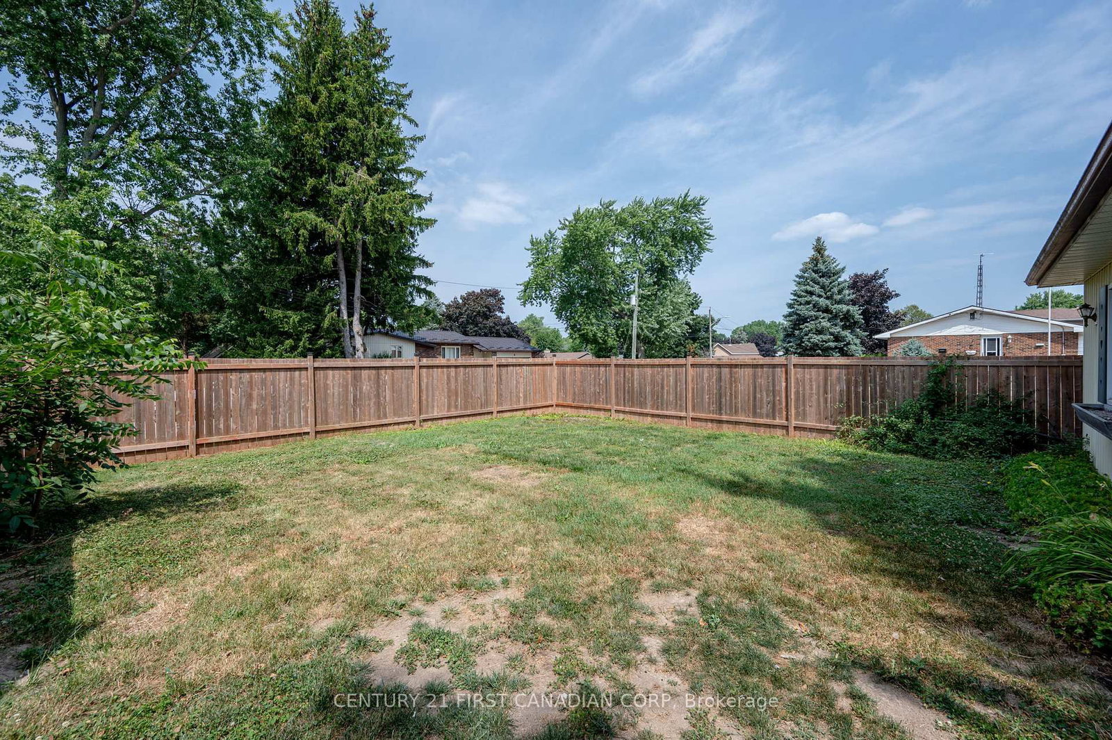11 Water Street • Lambton Shores, ON photo 32