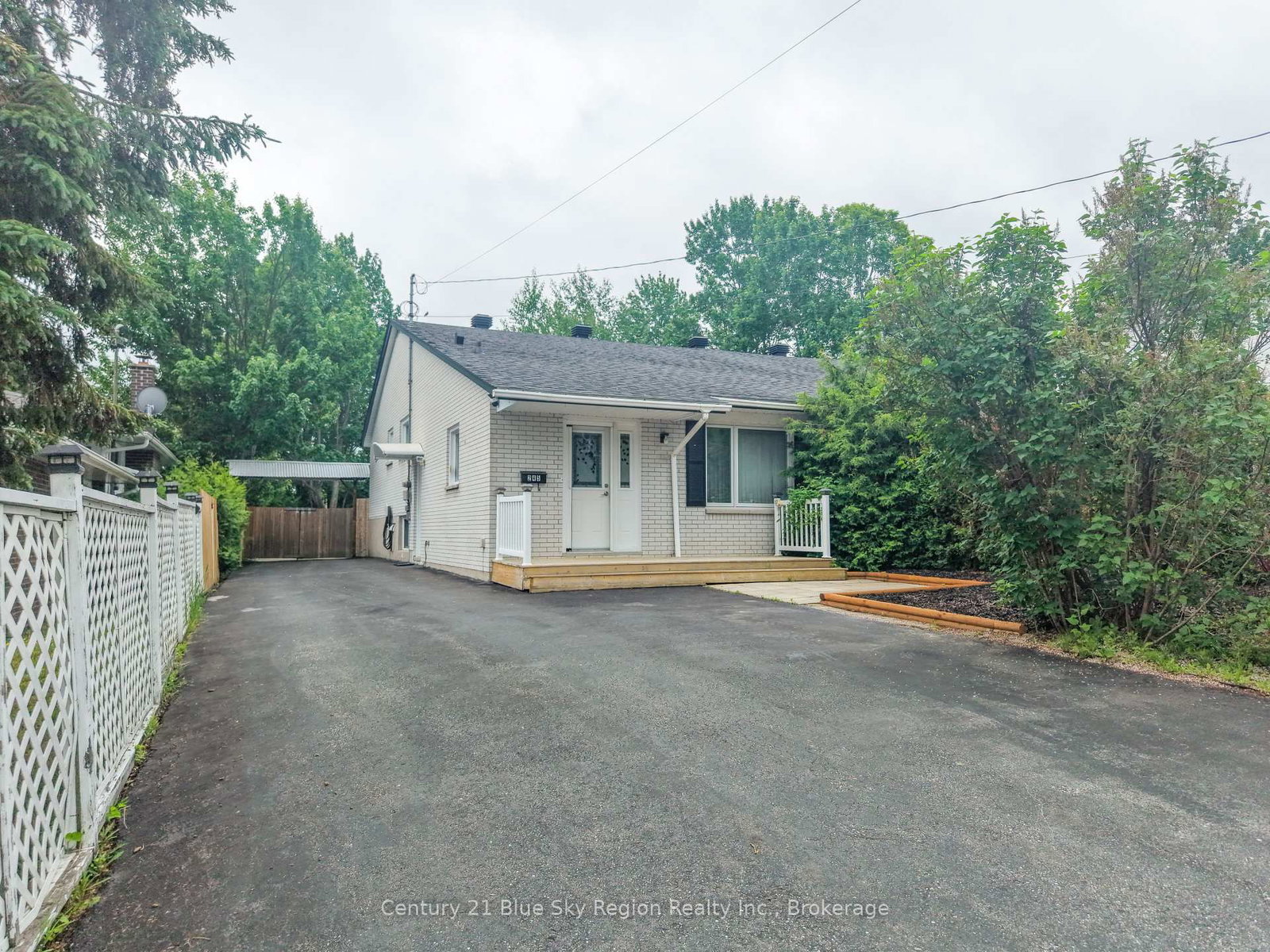 245 Michener Drive • North Bay, ON photo 1