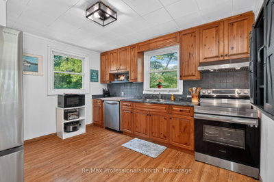 1020 Rosseau Lake Road 1 • Muskoka Lakes, ON photo 9