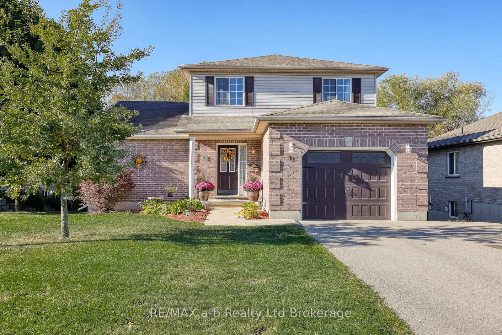 11 Cornish Crescent, Ingersoll — photo 1