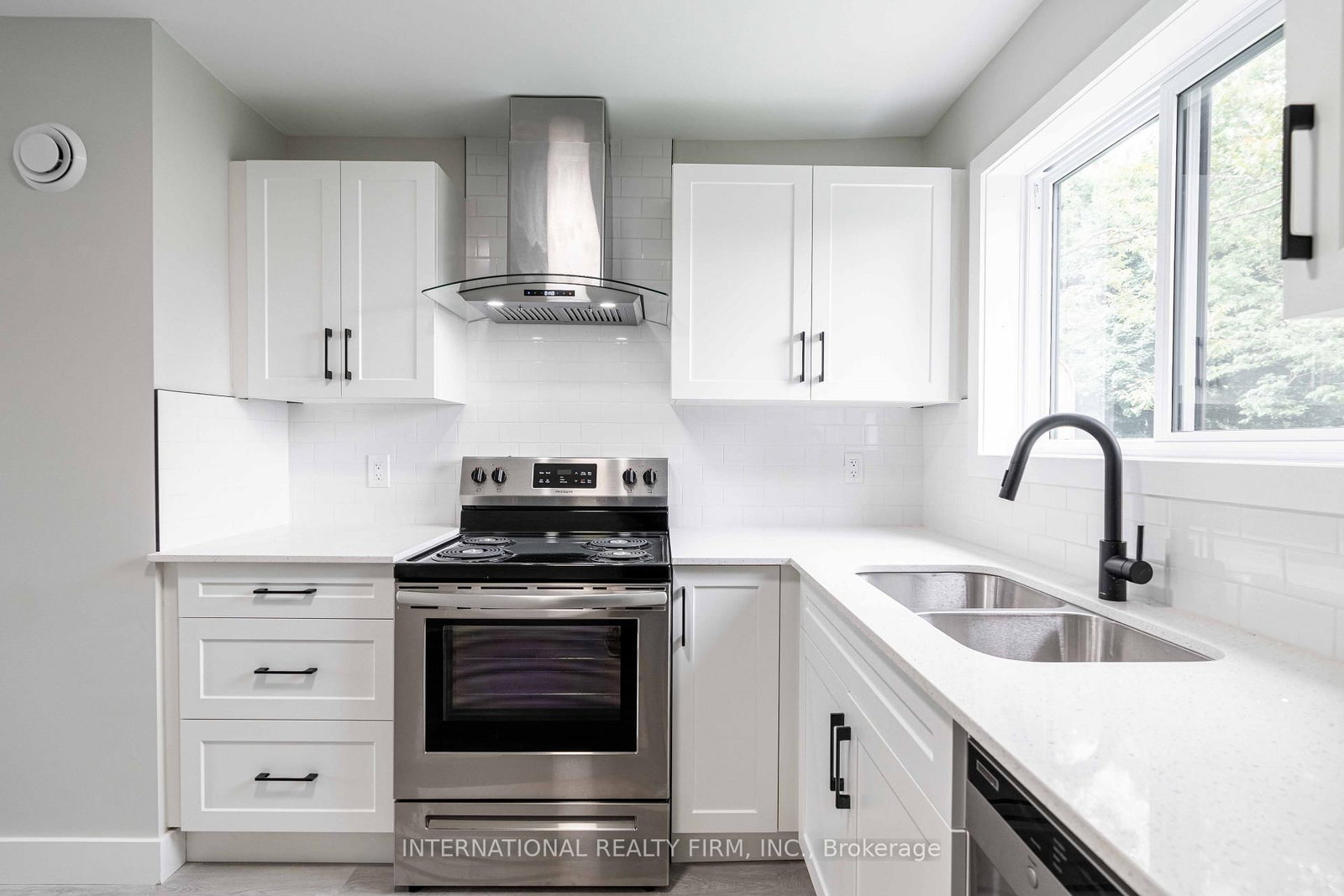 4 - 81 King Edward Avenue, London South 3