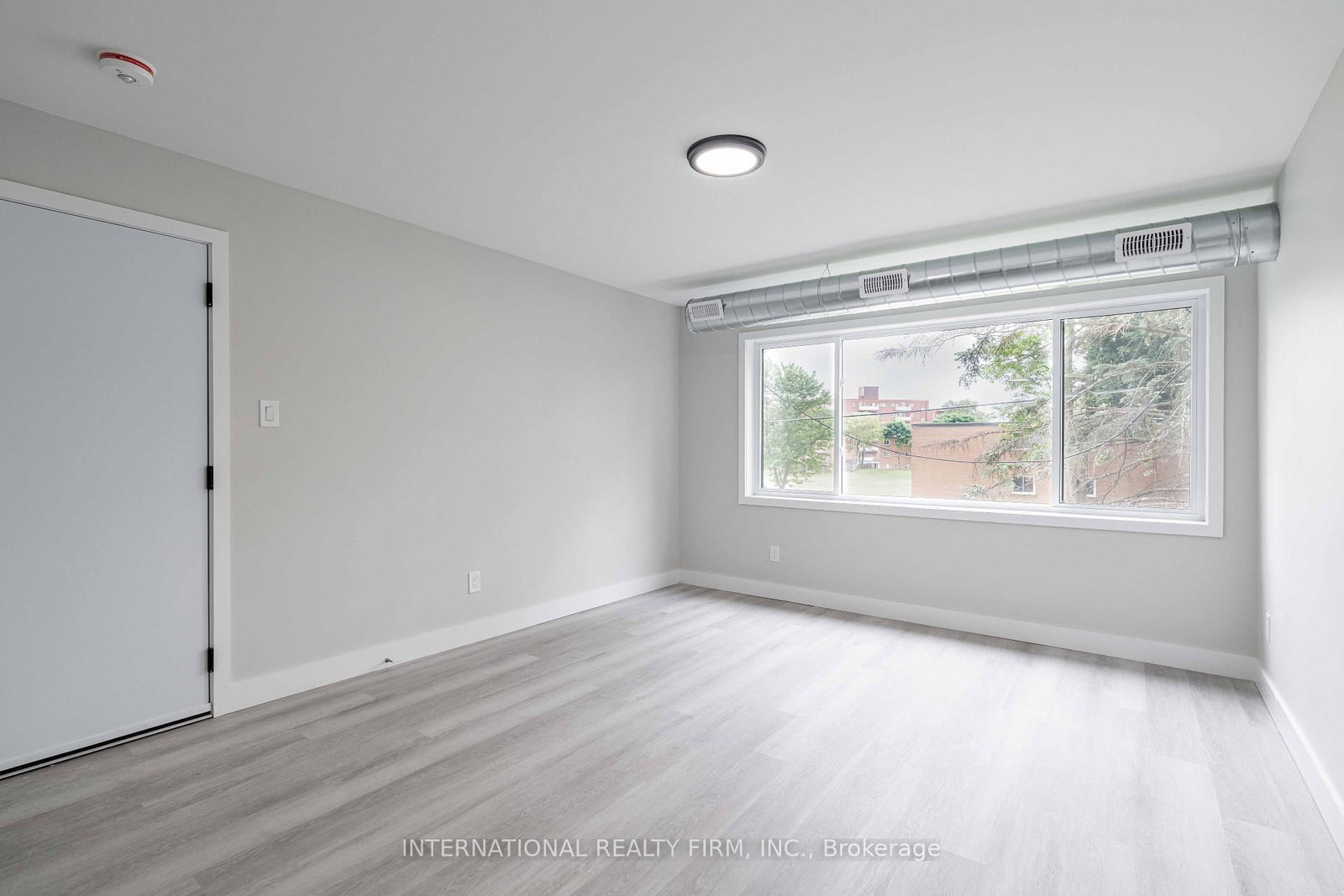 4 - 81 King Edward Avenue, London South 4
