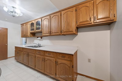 208 NIAGARA Street • London East, ON photo 8